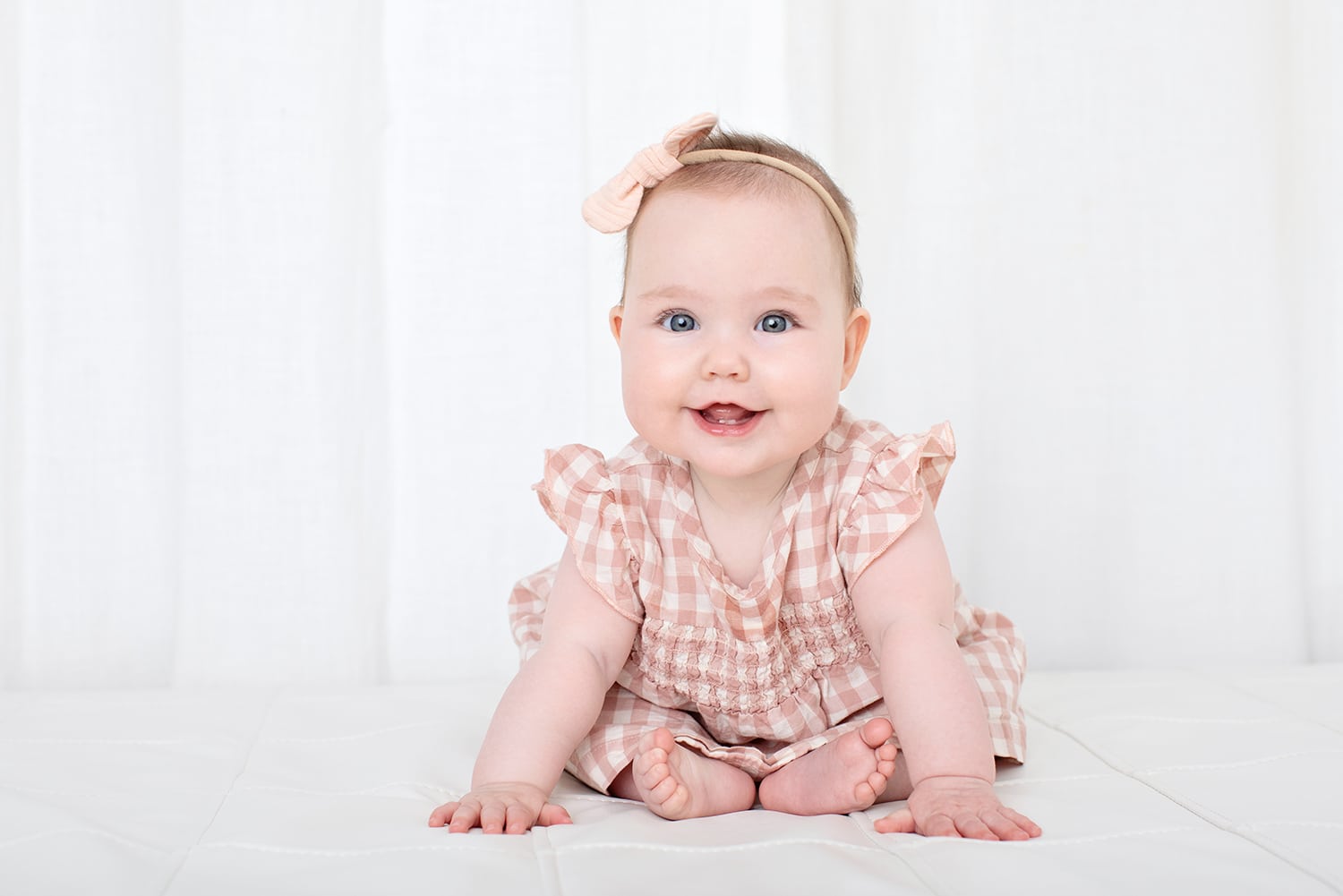 6 month old baby hi-res stock photography and images - Alamy